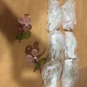 Glass grapes- name/ place card holders for table